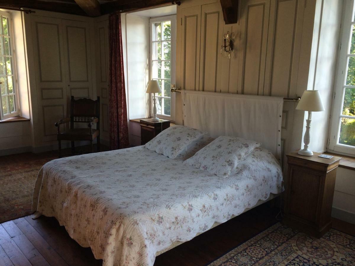 Chateau De Fleury La Foret Bed & Breakfast Igoville Exterior foto